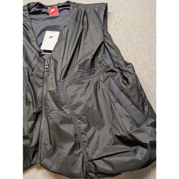Nike Tech Woven Vest Mens XL Black Loose Fit Insulated Puffer Nylon HM4262-010 - Picture 3 of 9